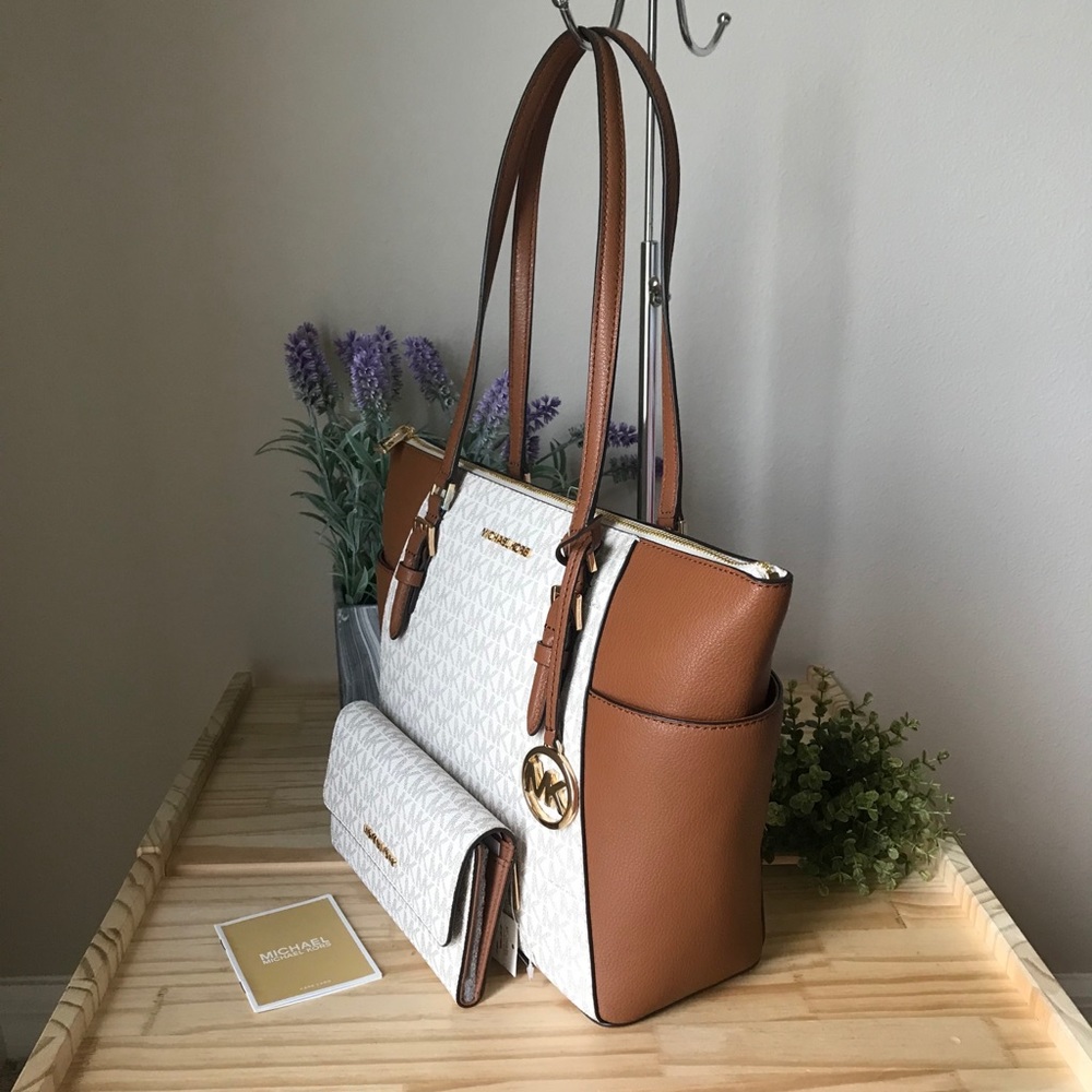 🌼Michael Kors Set - Picture 3 of 16